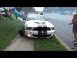 Ford Mustang Shelby GT500 crash
