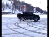 Танк на снегу (Larson's Hummer winter drift)